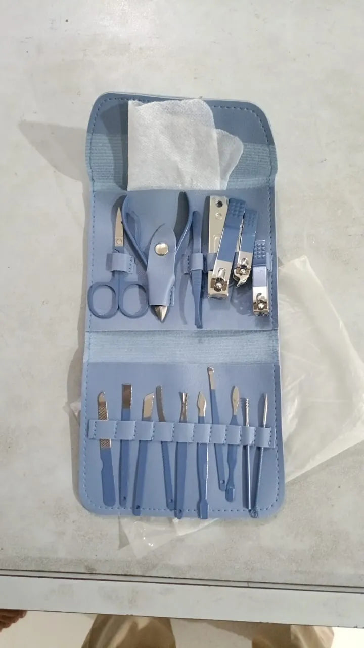 💅✨ 16-Piece Manicure & Pedicure Kit – Complete Nail Care & Grooming Luxury 💖